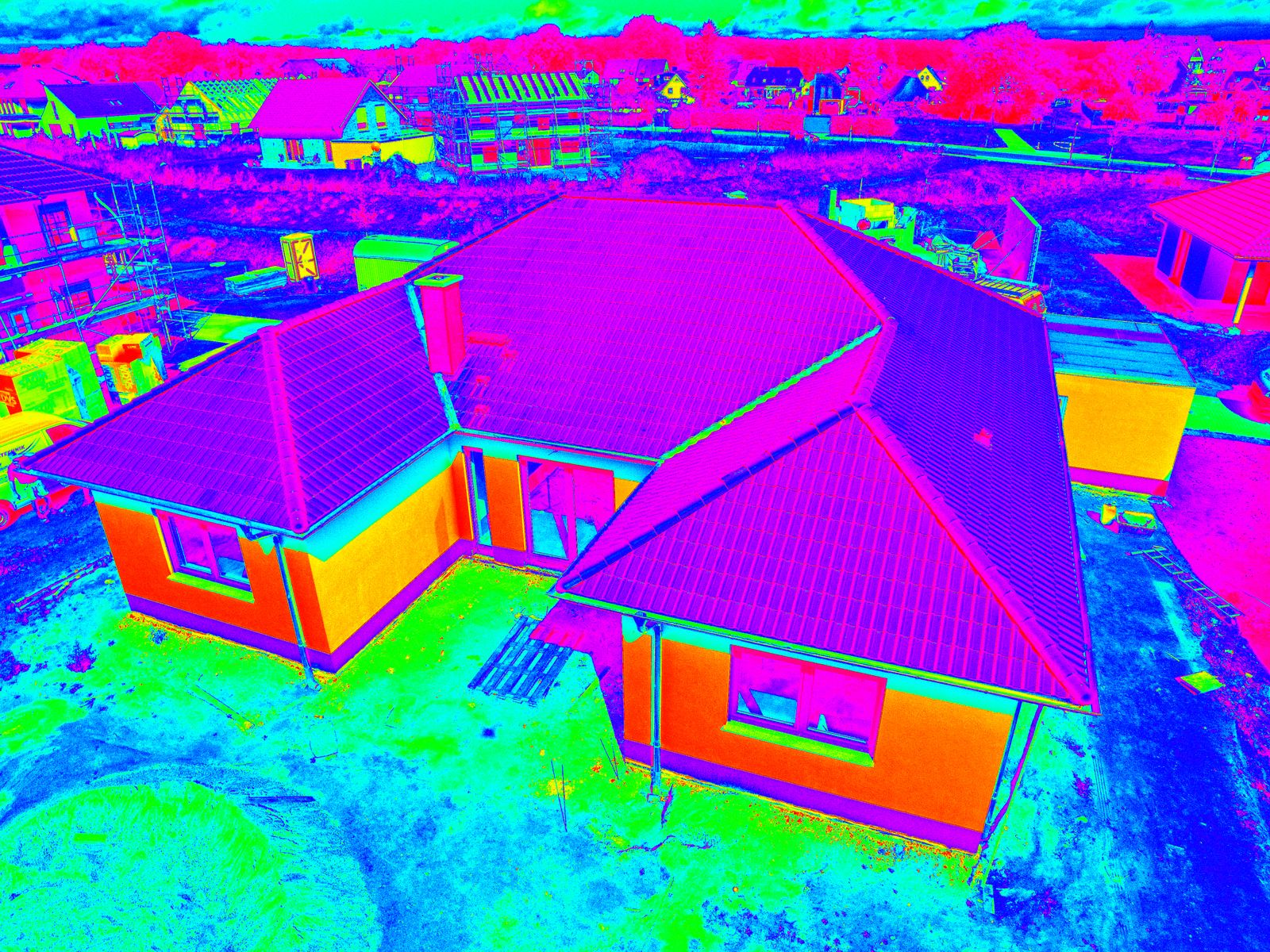 ALR Drones propose la thermographie aérienne par drone en Morbihan (56). Détection précise des déperditions thermiques et con