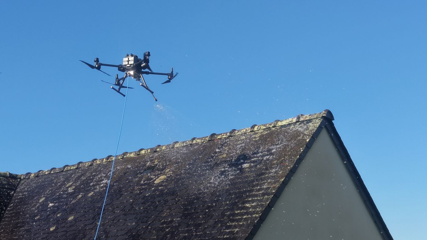 Démoussage Toiture Rennes et Ille-et-Vilaine (35) par Drone
