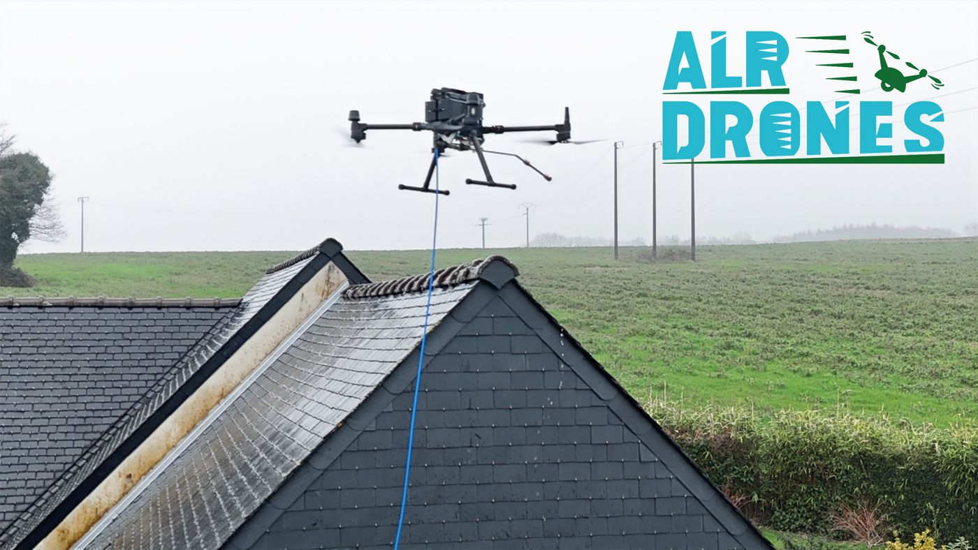 5 raisons de choisir le démoussage par drone pour votre toiture