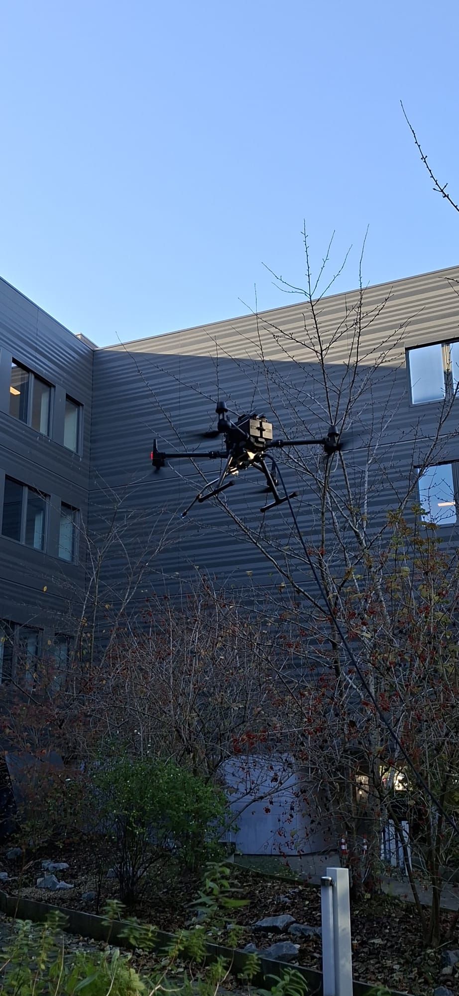 Nettoyage de façades à Vannes : ALR Drones redonne de l’éclat à la CPAM